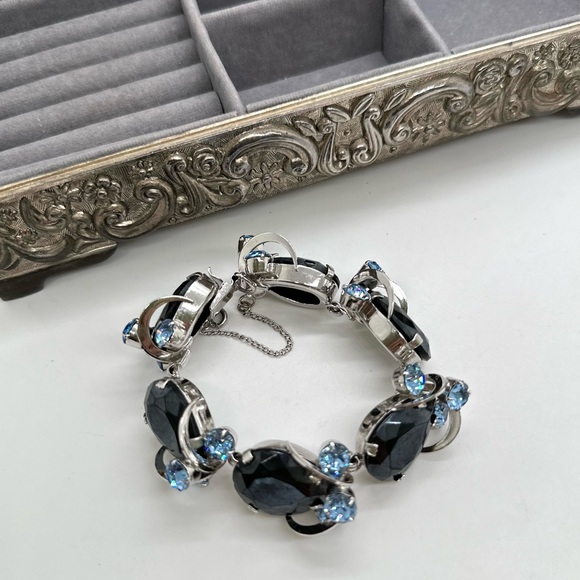 Vintage Blue Rhinestone Crystal Bracelet - Picture 9 of 17